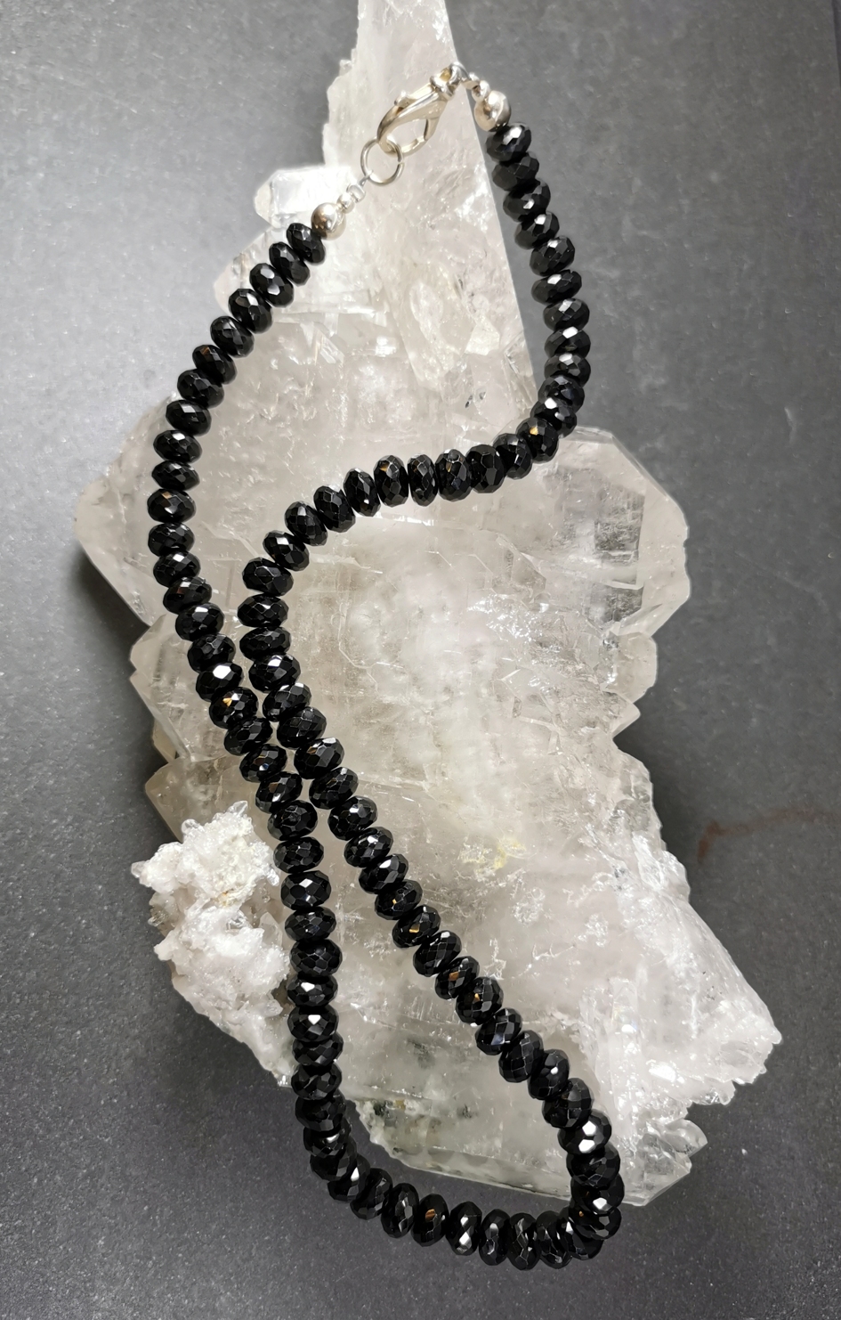 Svart Spinell Halsband - 8mm