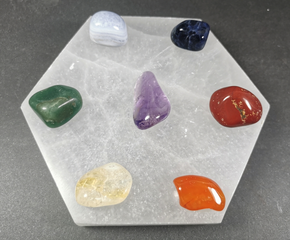 Chakra Stenar med Selenit laddningsplatta  (Selenite Charging Plate)  - 3
