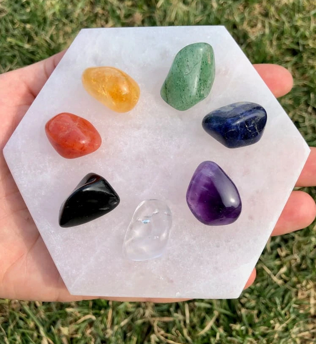 Chakra Stenar med Selenit laddningsplatta  (Selenite Charging Plate)  - 4