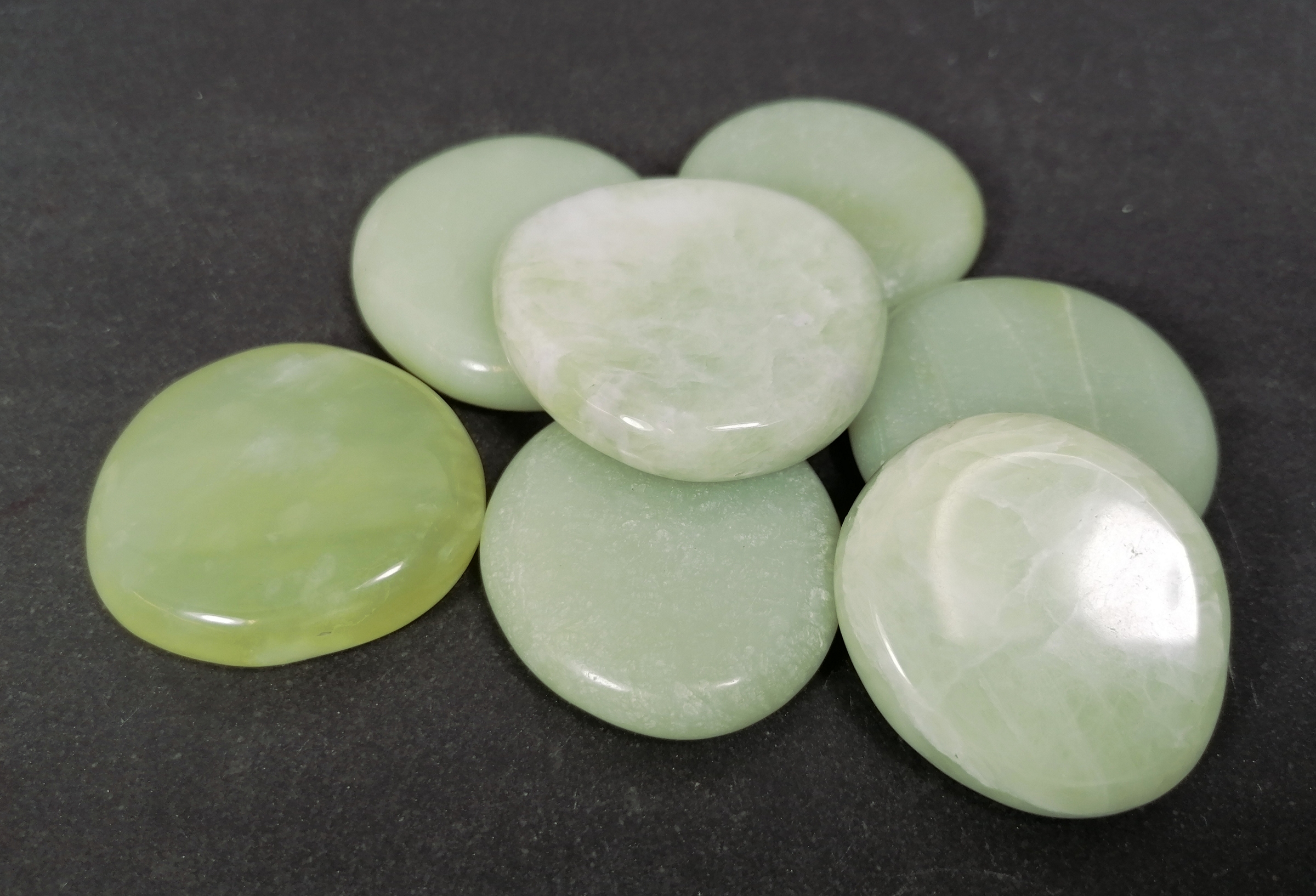 Palm Stone "No Worry Stone" - Ny Jade (Serpentin)