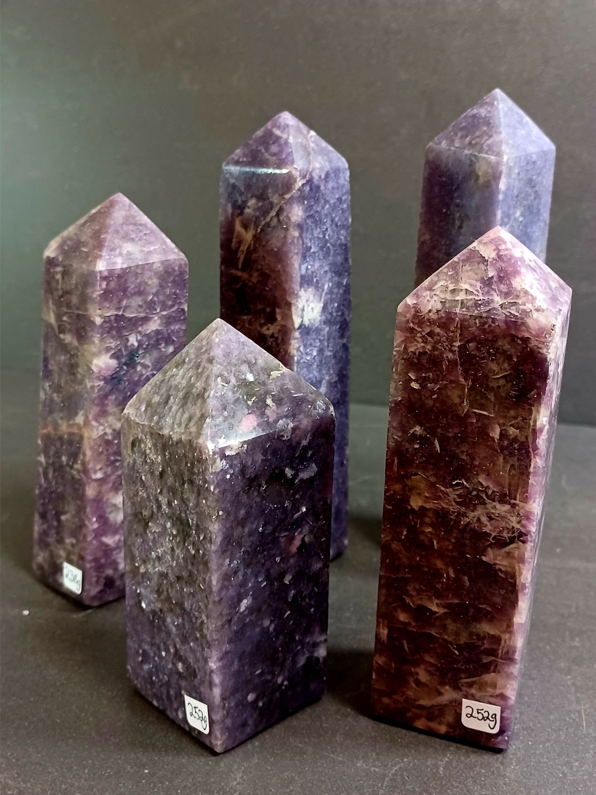 Obelisk Lepidolit