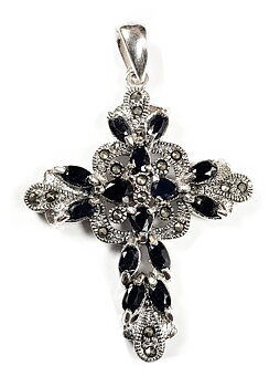 Renässans Kristna Kors med Safir