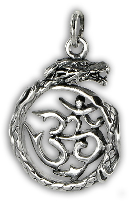 Aum Drake Hänge i  Silver 