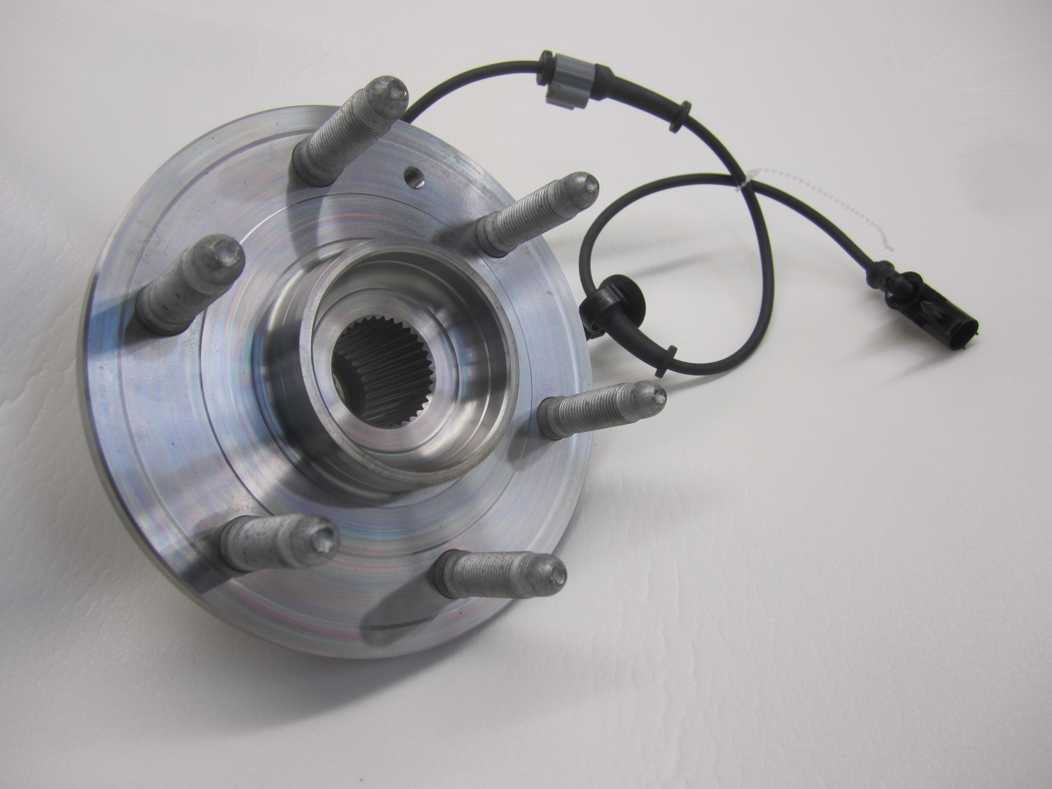GM TRUCK 1500  HUB w/ABS 4wd - 2