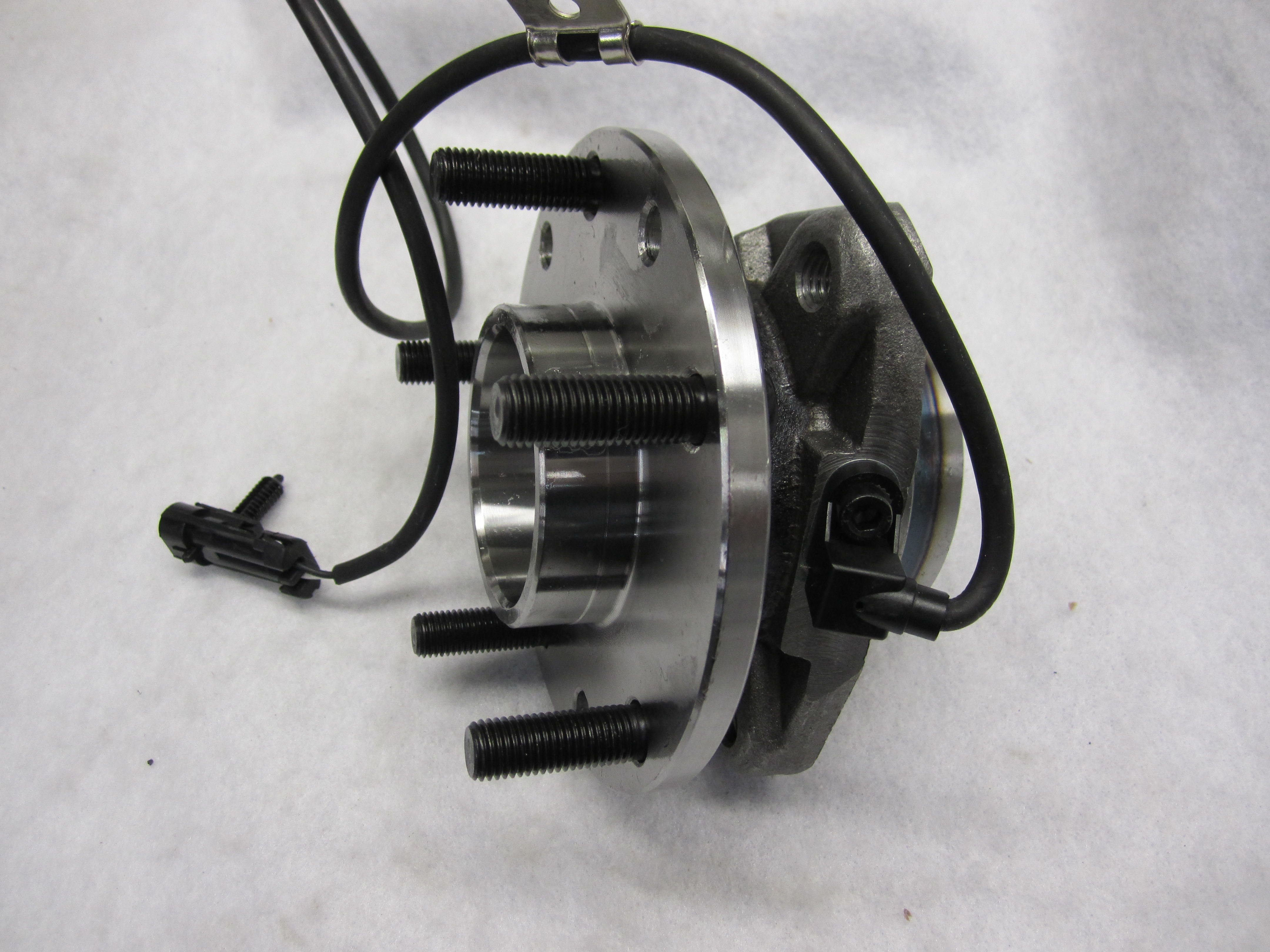 GM-S10 HUB 97-05  4WD w/ABS - 3