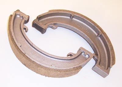 BROMSBACKAR BAK TRIUMPH 650/750  1971-75