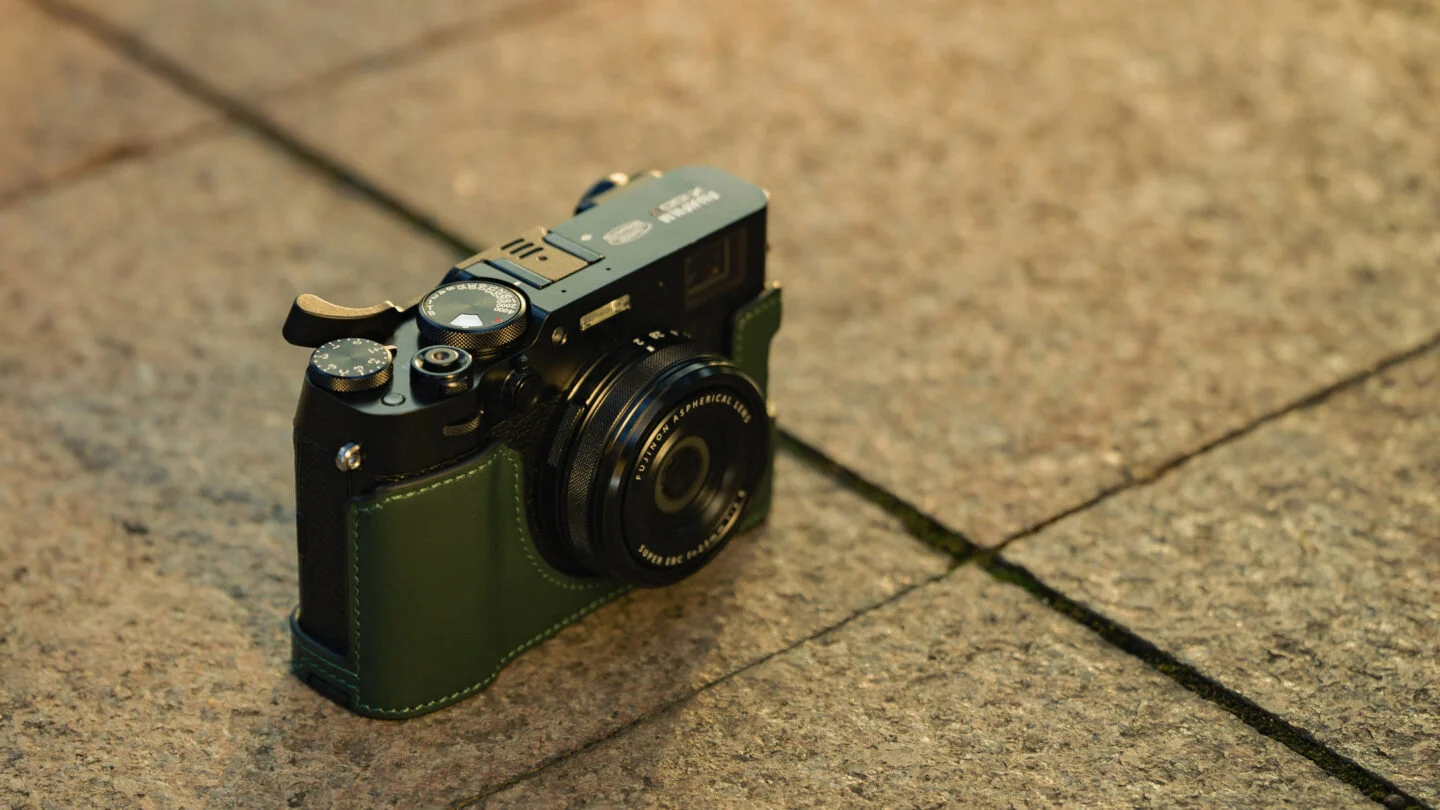 Tilta Leather Camera Case for Fujifilm X100VI - Green - 11