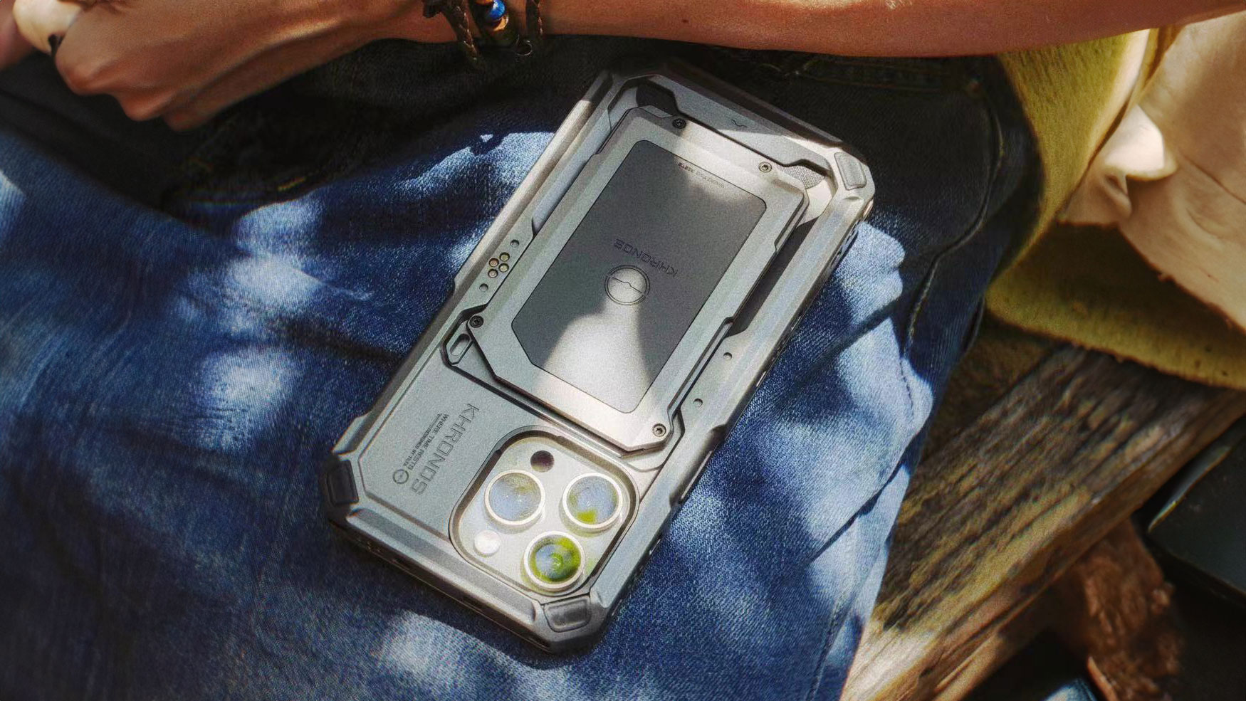 Tilta Khronos Magnetic Card Holder for iPhone 15 Pro - Titanium White - 4