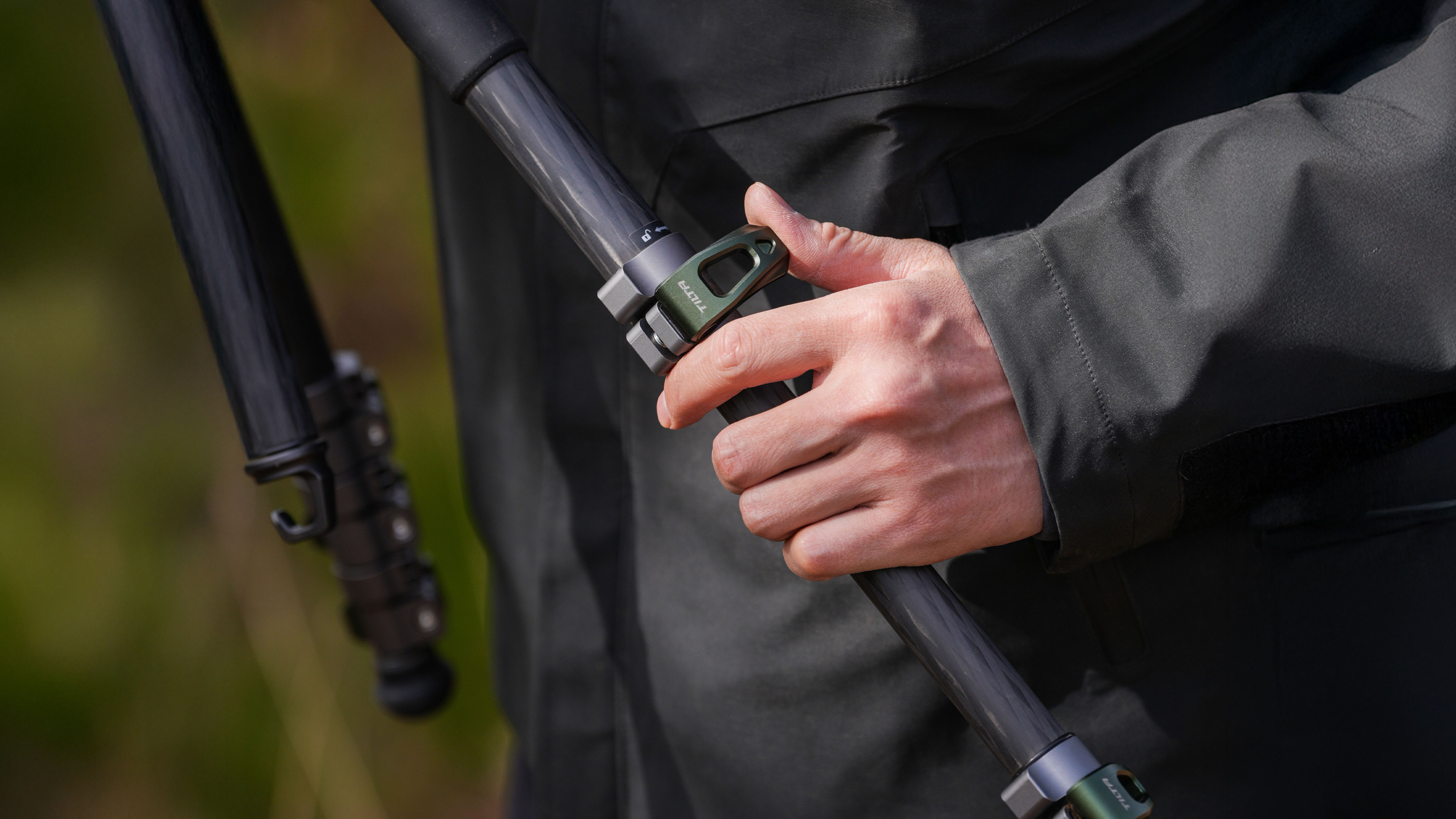 Tilta Travel Ball Head with 3-Stage Carbon Fiber Tripod Legs (5KG) - Forest Green - 18
