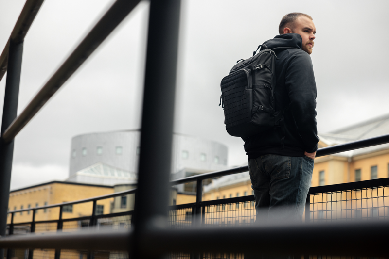 Think Tank DarkLight Backpack 20L, Black - 30