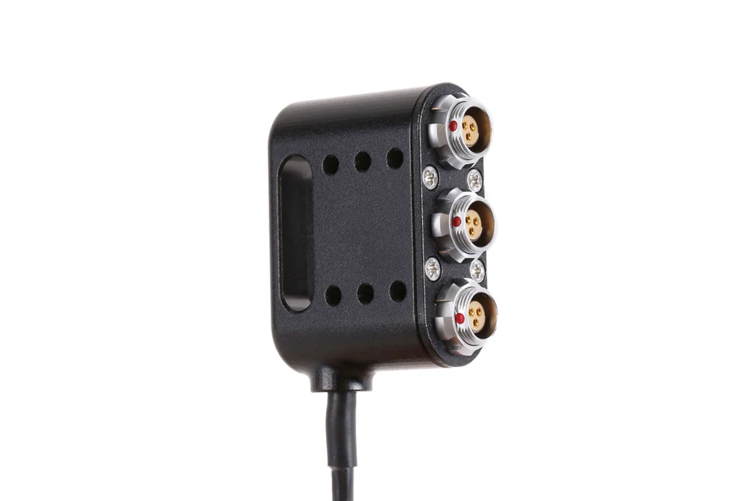 Wooden Camera 1 to 3 Mini Power Splitter (3pin Fischer) - 4