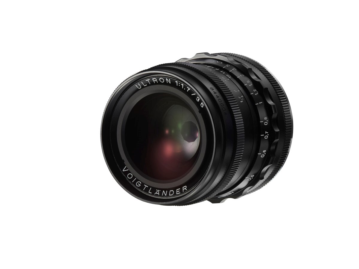 Voigtländer Ultron 35mm f/1.7 Aspherical Lens (Black) - 2