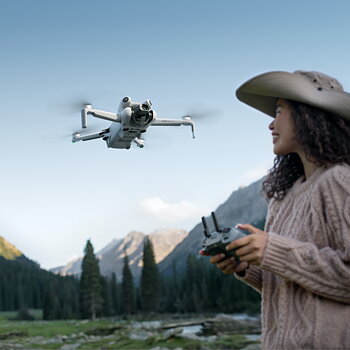  DJI Mini 4 Pro (DJI RC-N2)