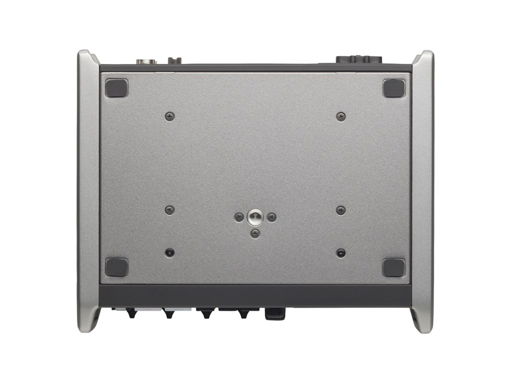 Zoom F4 MultiTrack Field Recorder - 9