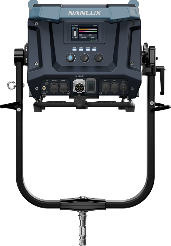 Nanlux Evoke 5000B Spot Light in Flight Case with 30° Reflector - 12