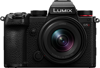 Panasonic Lumix S5D with S-R1840 F/4.5-6.3 KIT