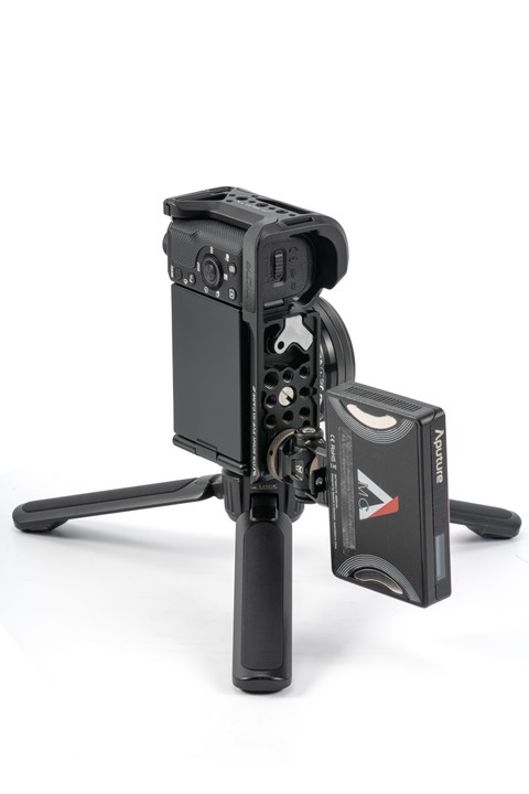 Tilta L-Bracket Mounting Plate for Sony ZV-E10 - Black - 7