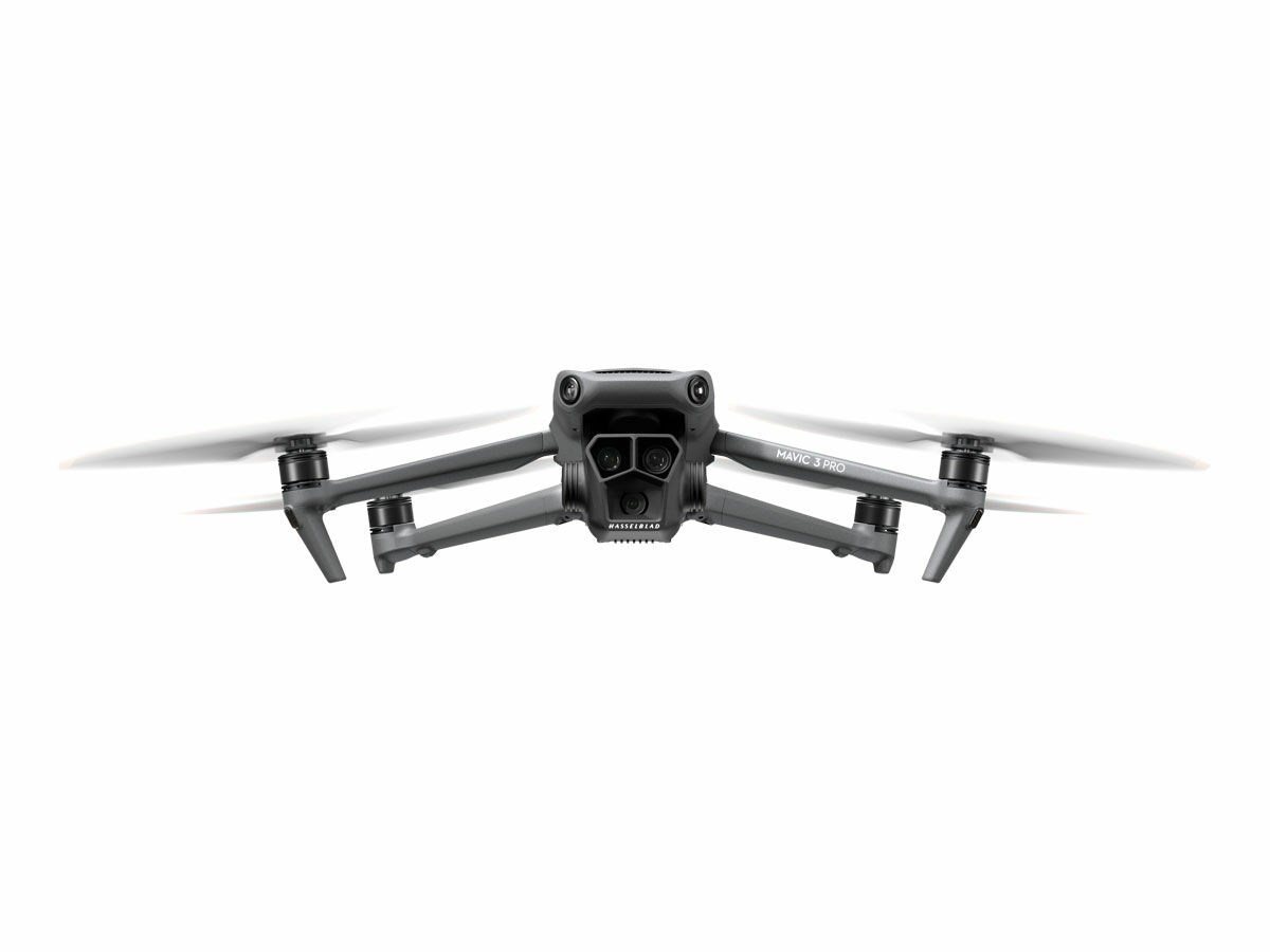 DJI Mavic 3 Pro Fly More Combo + Dji RC Pro - 6
