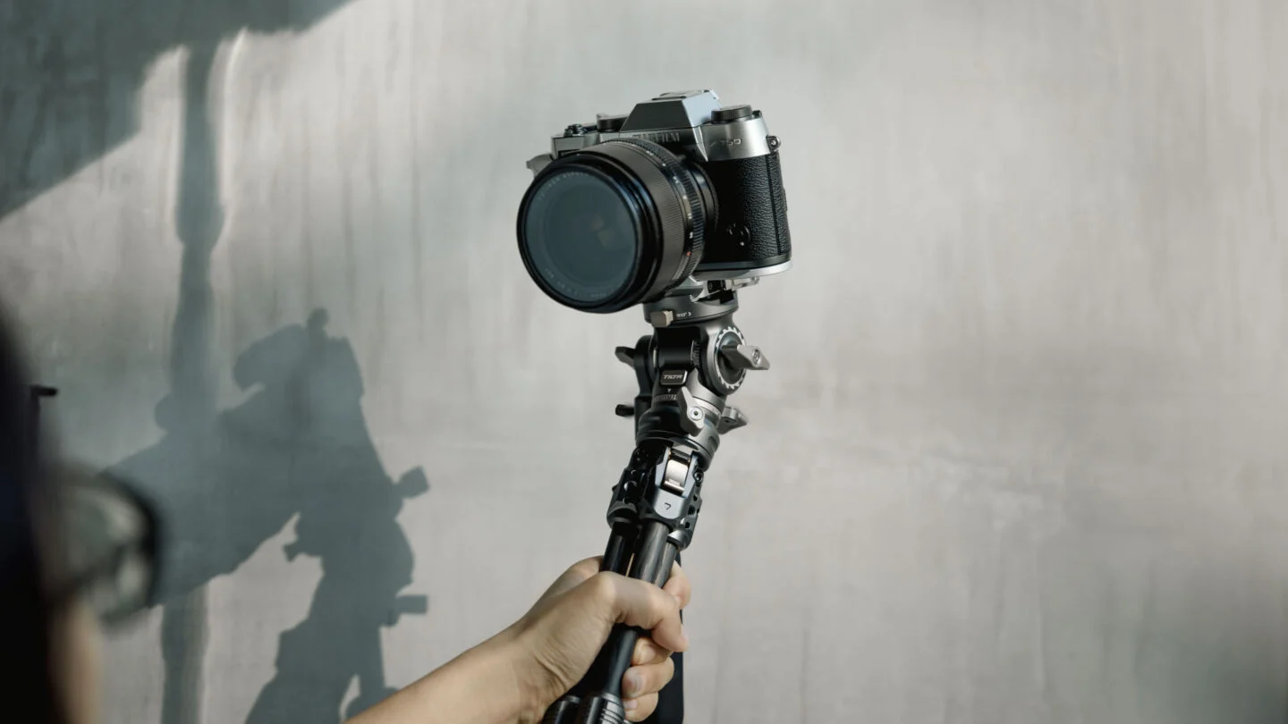 Tilta Tabletop Video Fluid Head with 1-Stage Carbon Fiber Legs (3KG) - Space Gray - 2