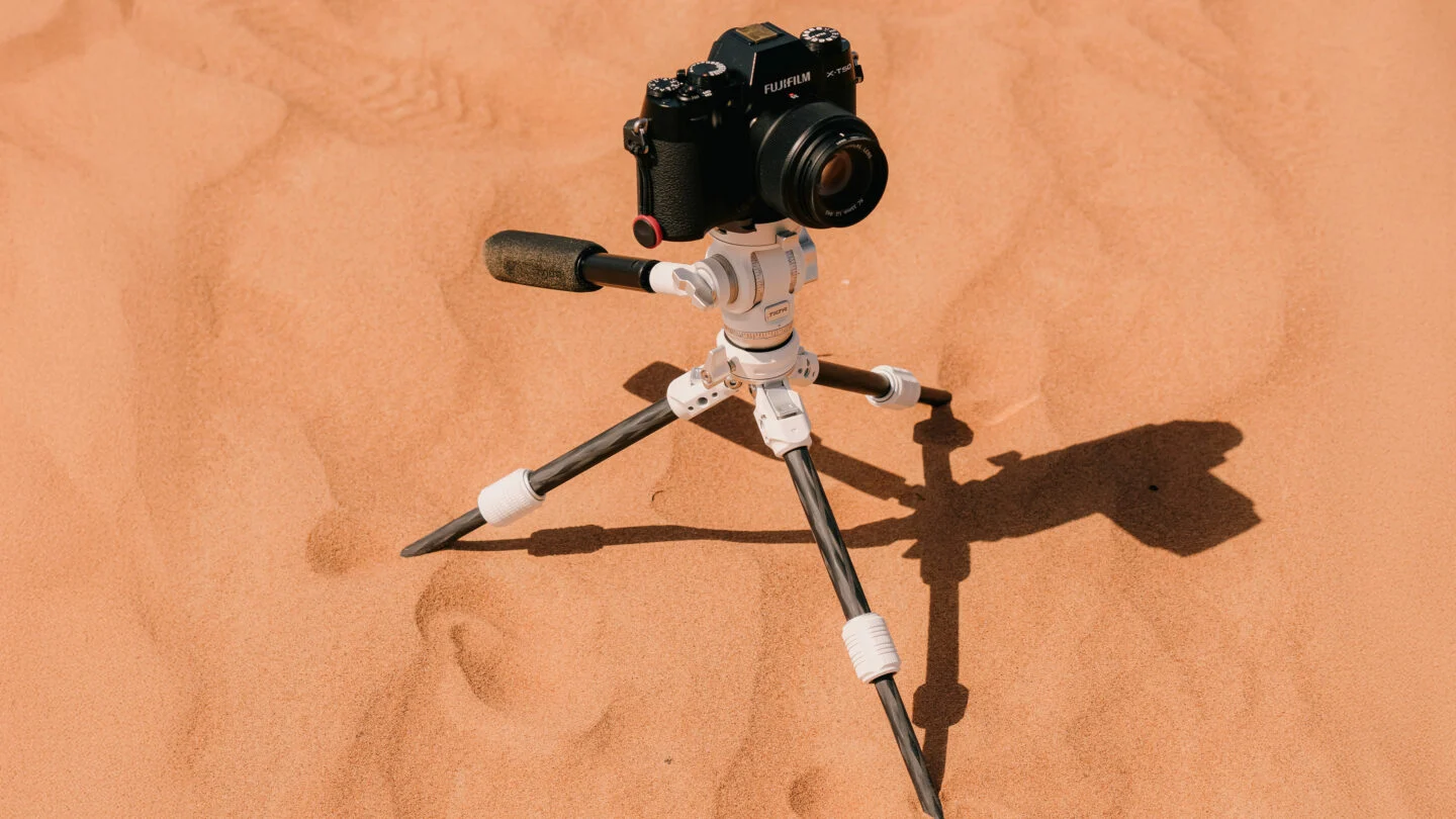 Tilta Tabletop Video Fluid Head with 1-Stage Carbon Fiber Legs (3KG) - Space Gray - 20