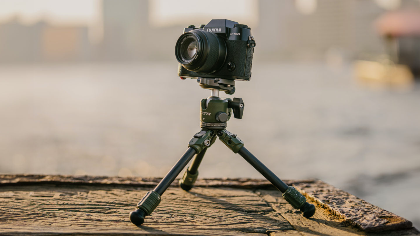 Tilta Tabletop Ball Head with 1-Stage Carbon Fiber Tripod Legs (3KG) Extendable Edition - Space Gray - 5