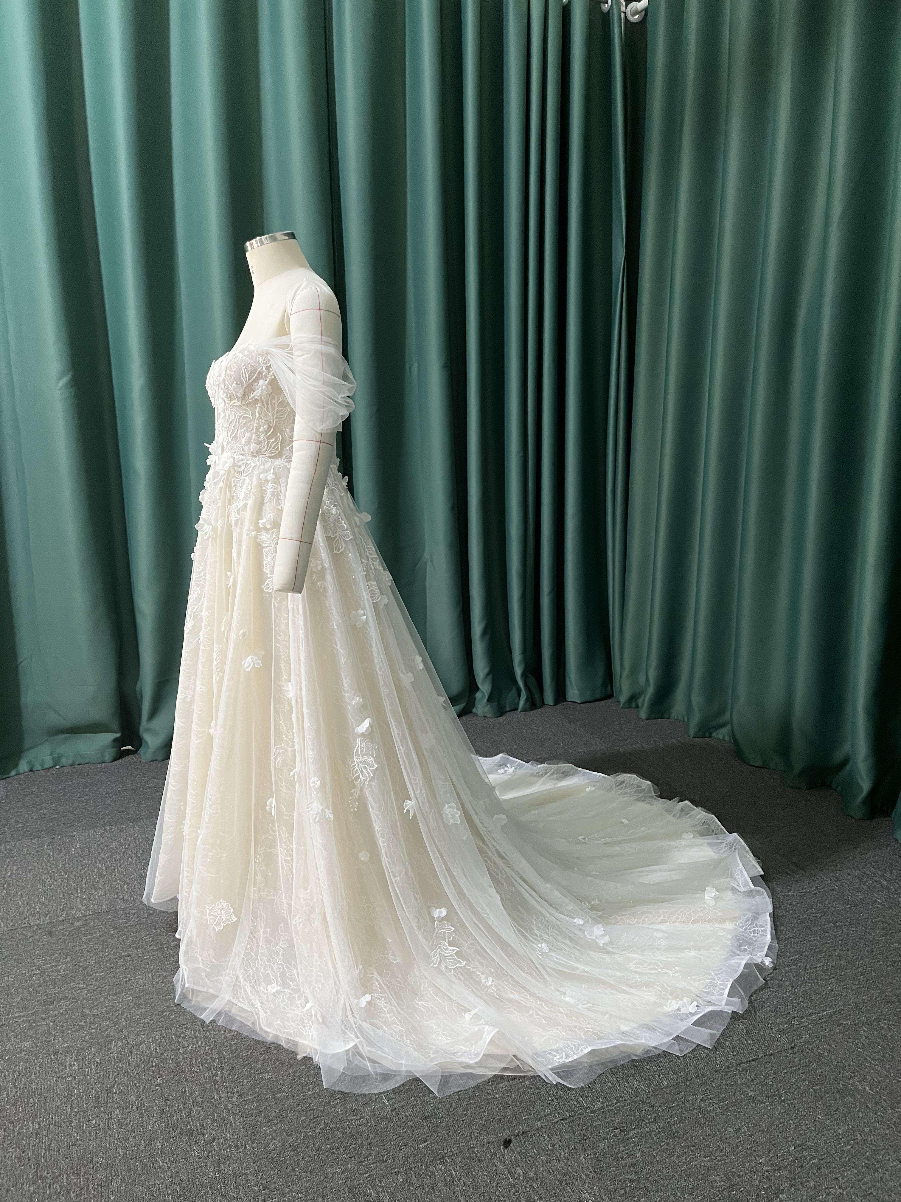 Chantilly Bridal UK4003 - 3