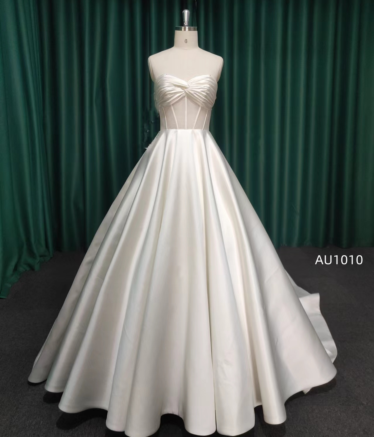 Chantilly Bridal AU1010