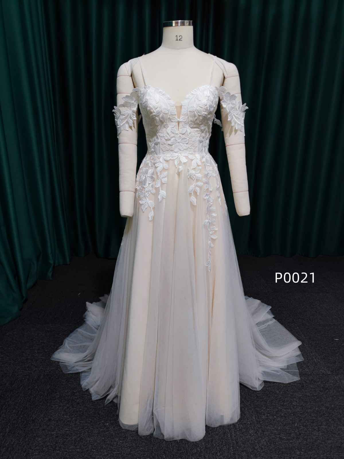 Chantilly Bridal P0021
