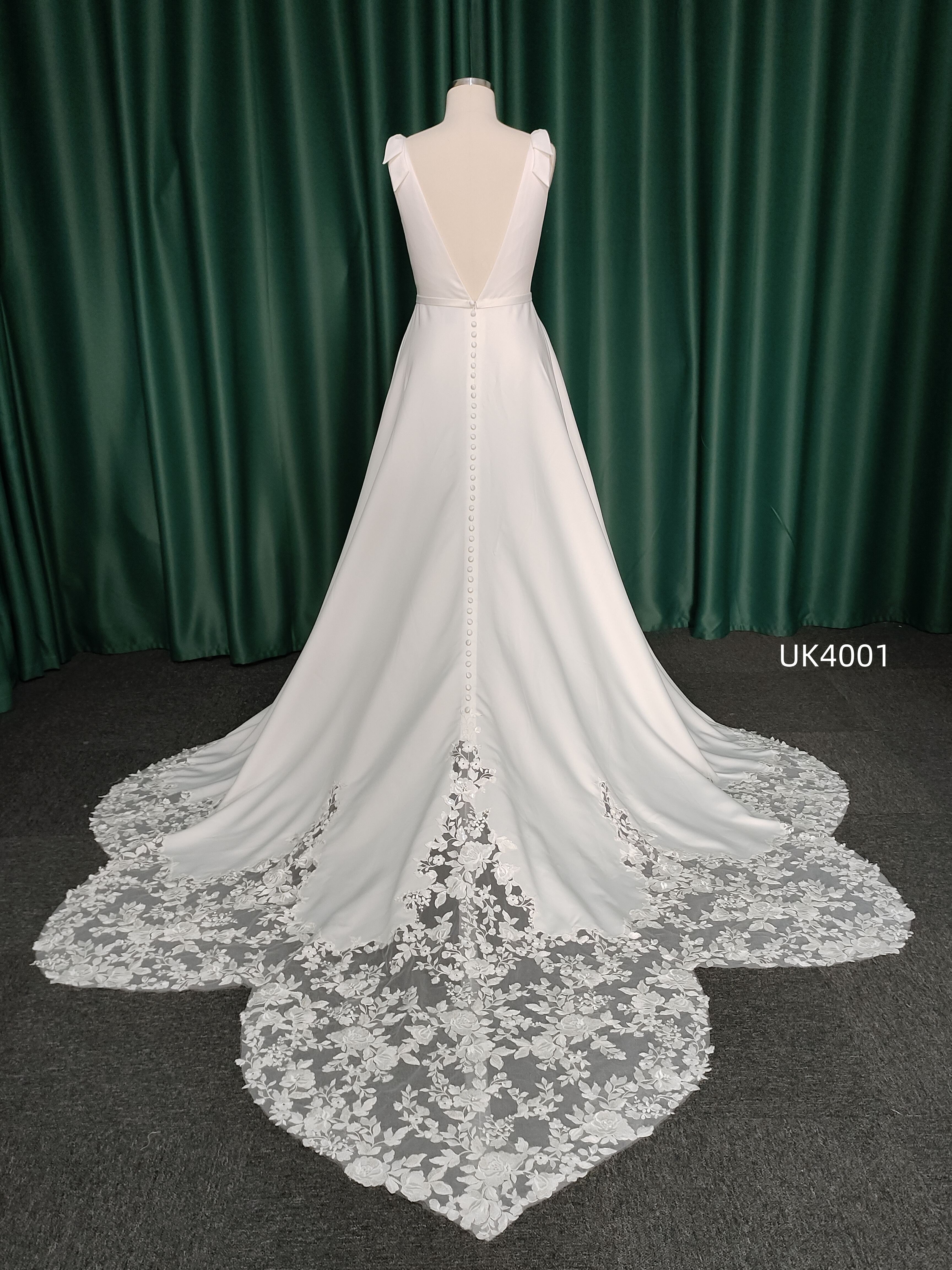 Chantilly Bridal UK4001