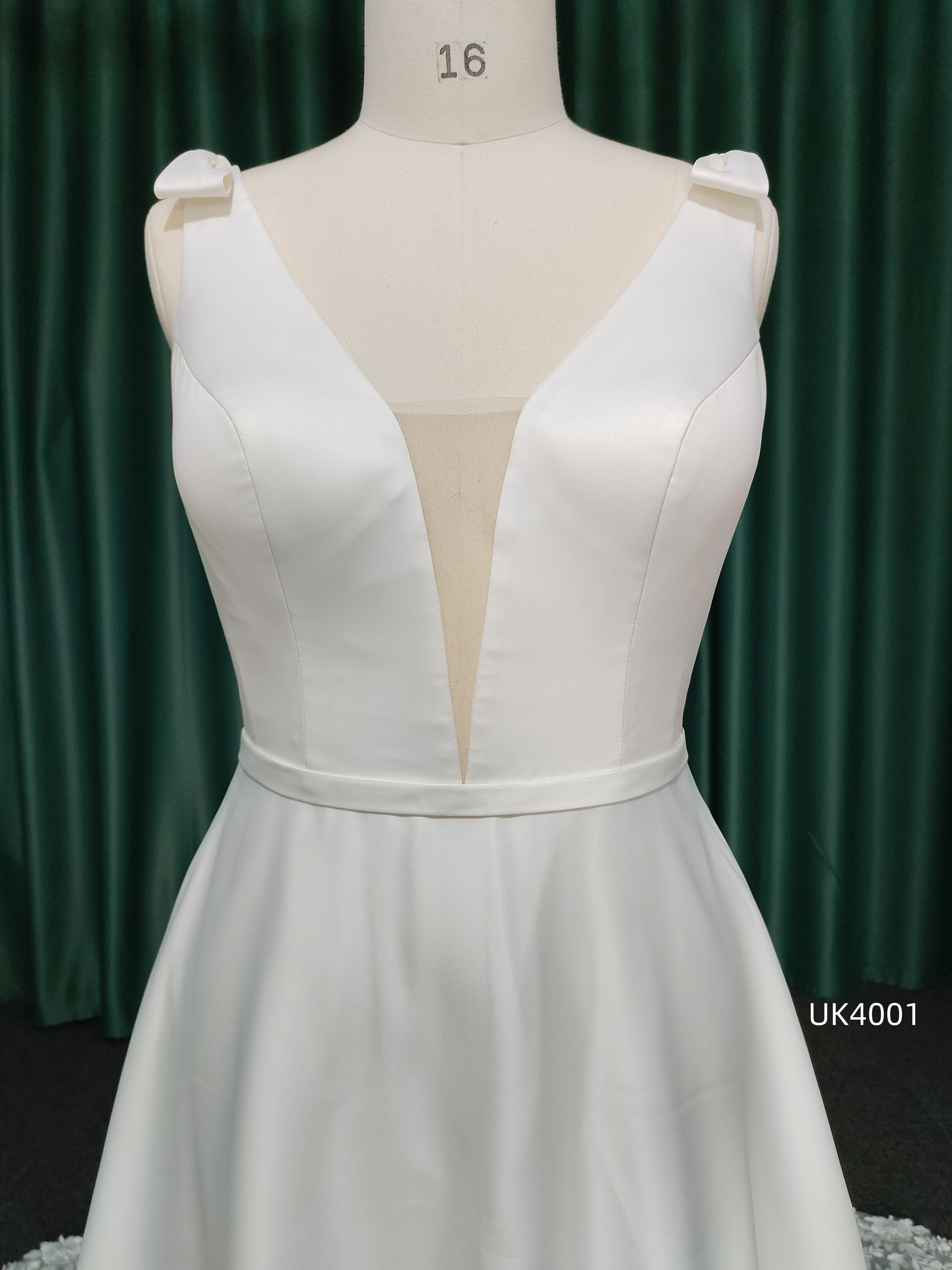 Chantilly Bridal UK4001 - 3