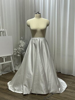 lagervara satinkjol