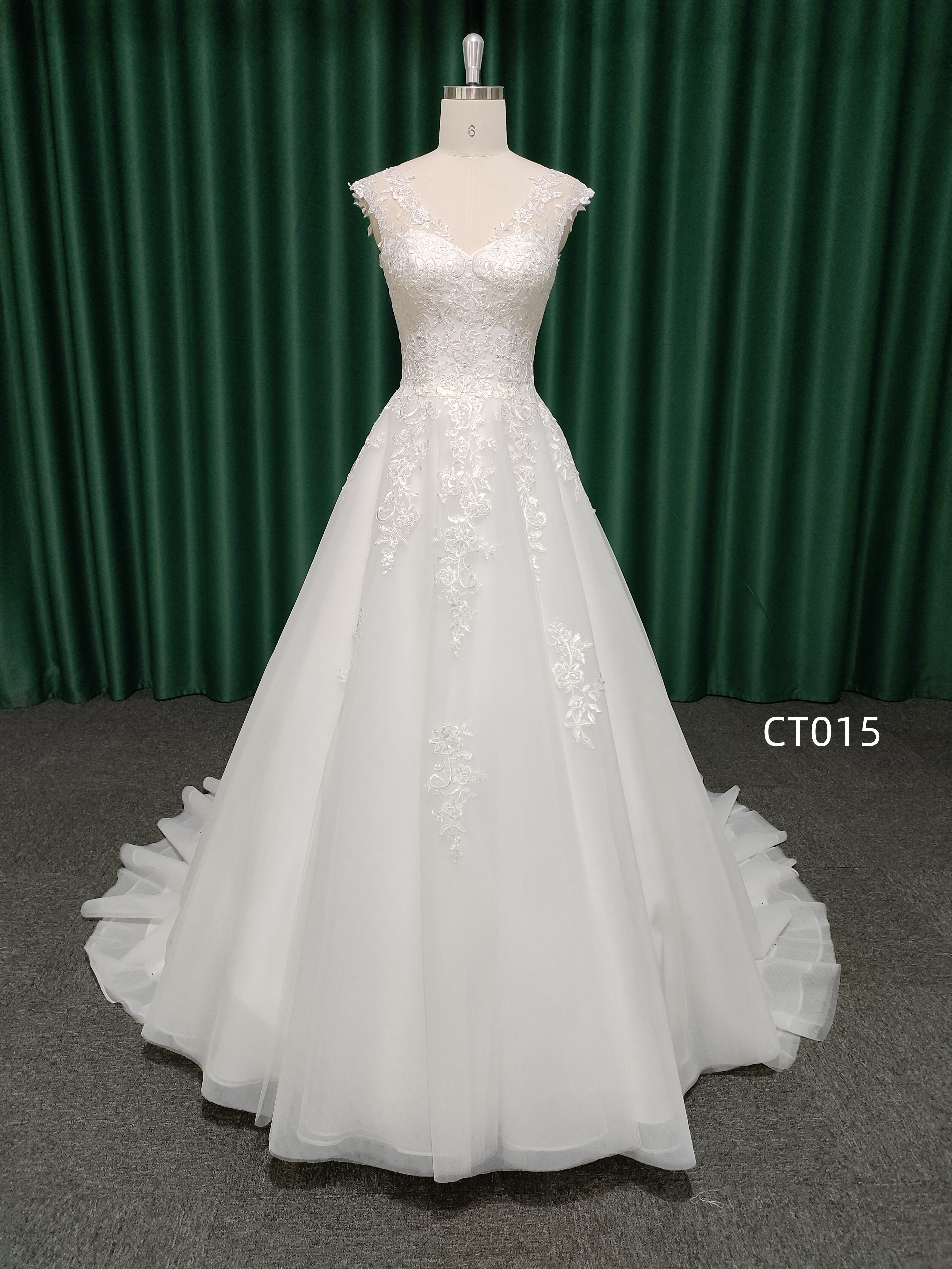 Chantilly Bridal CT015