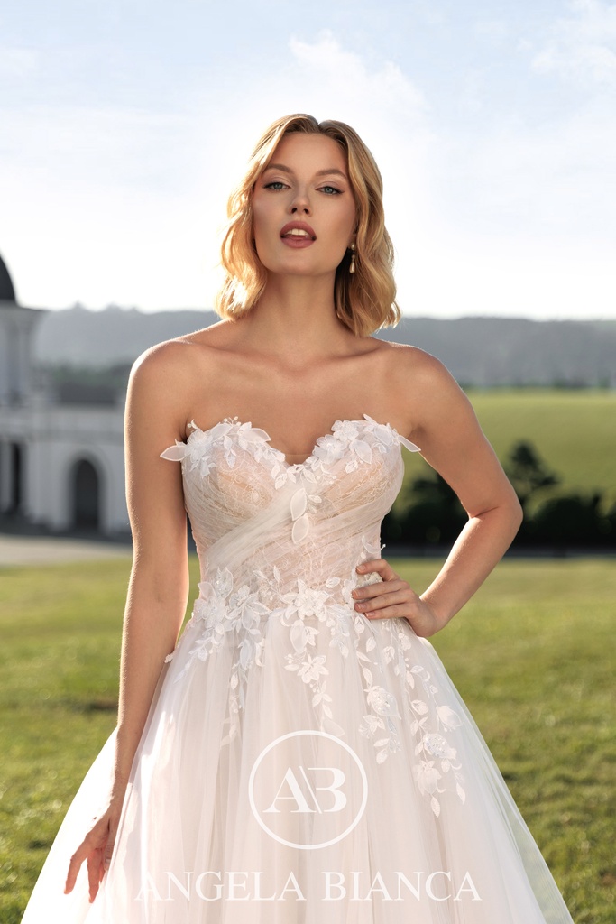 Angela Bianca 1112 - 2
