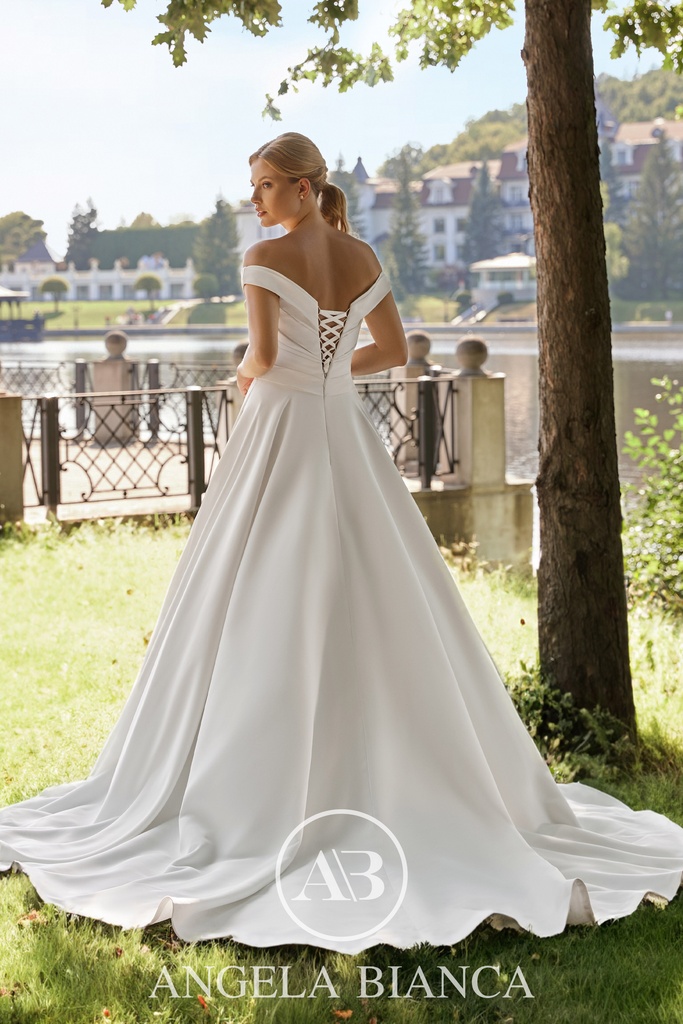Angela Bianca 1110 - 3