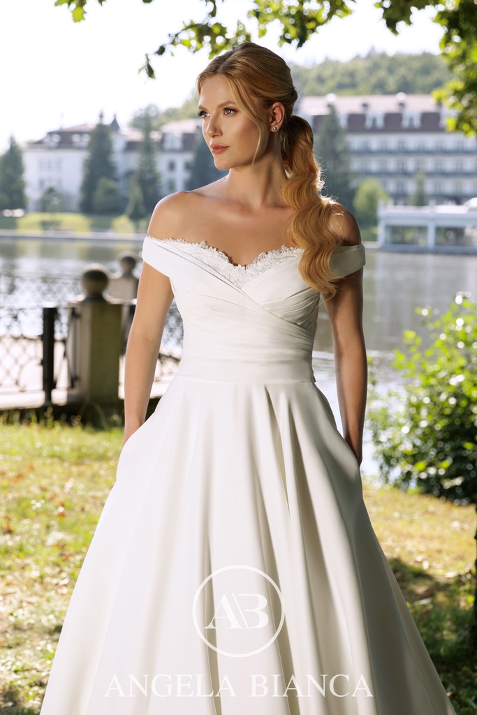 Angela Bianca 1110 - 2