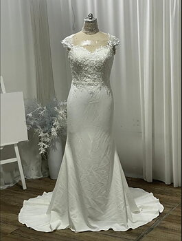 Brudklänning Solin  lagervara