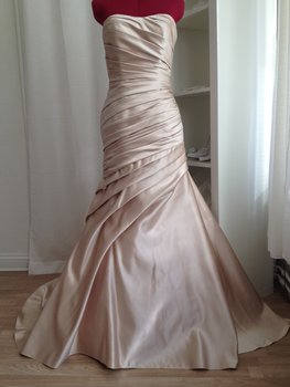 Champagne satin klänning LAGERVARA