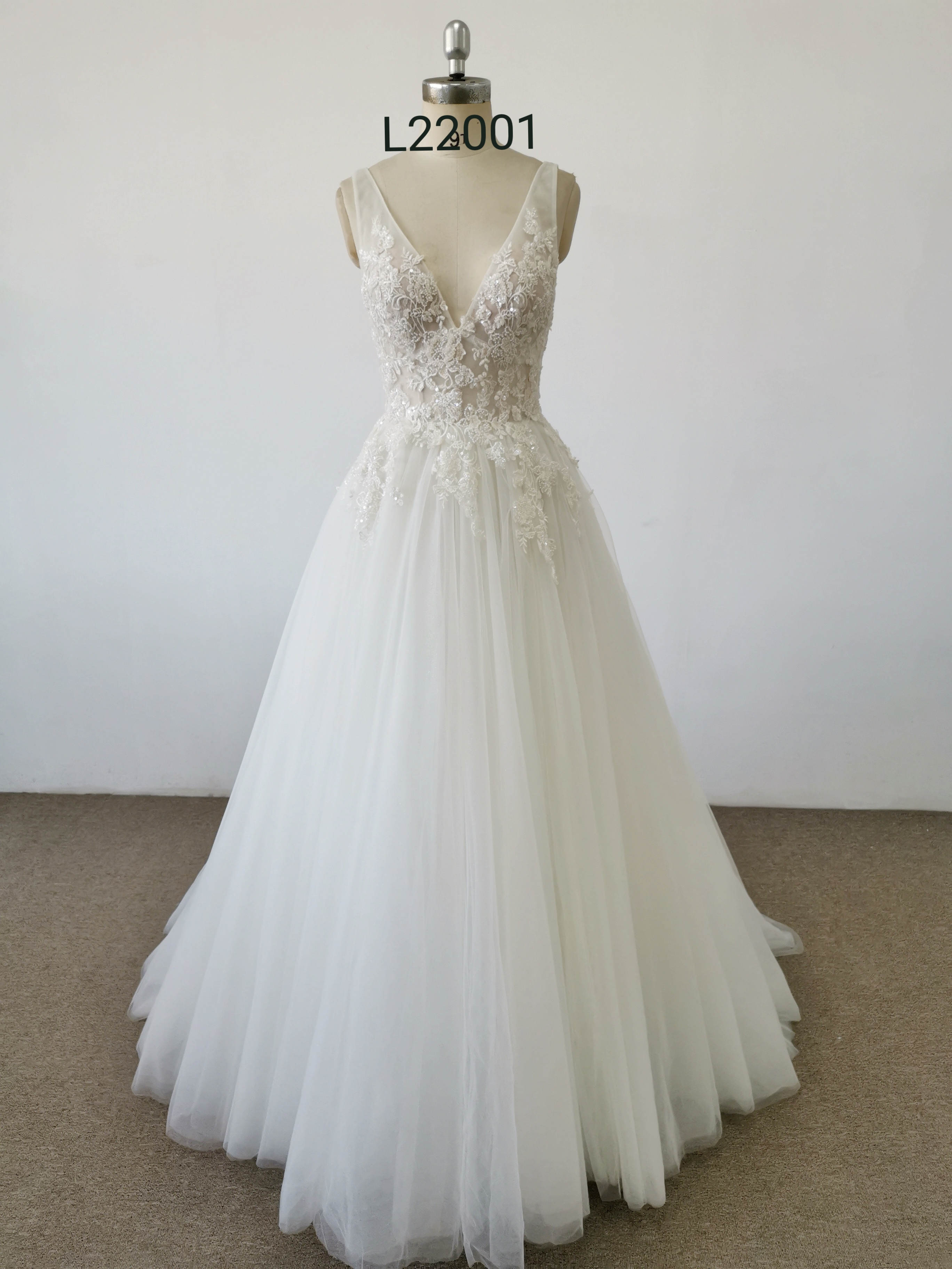 Chantilly Bridal L22001