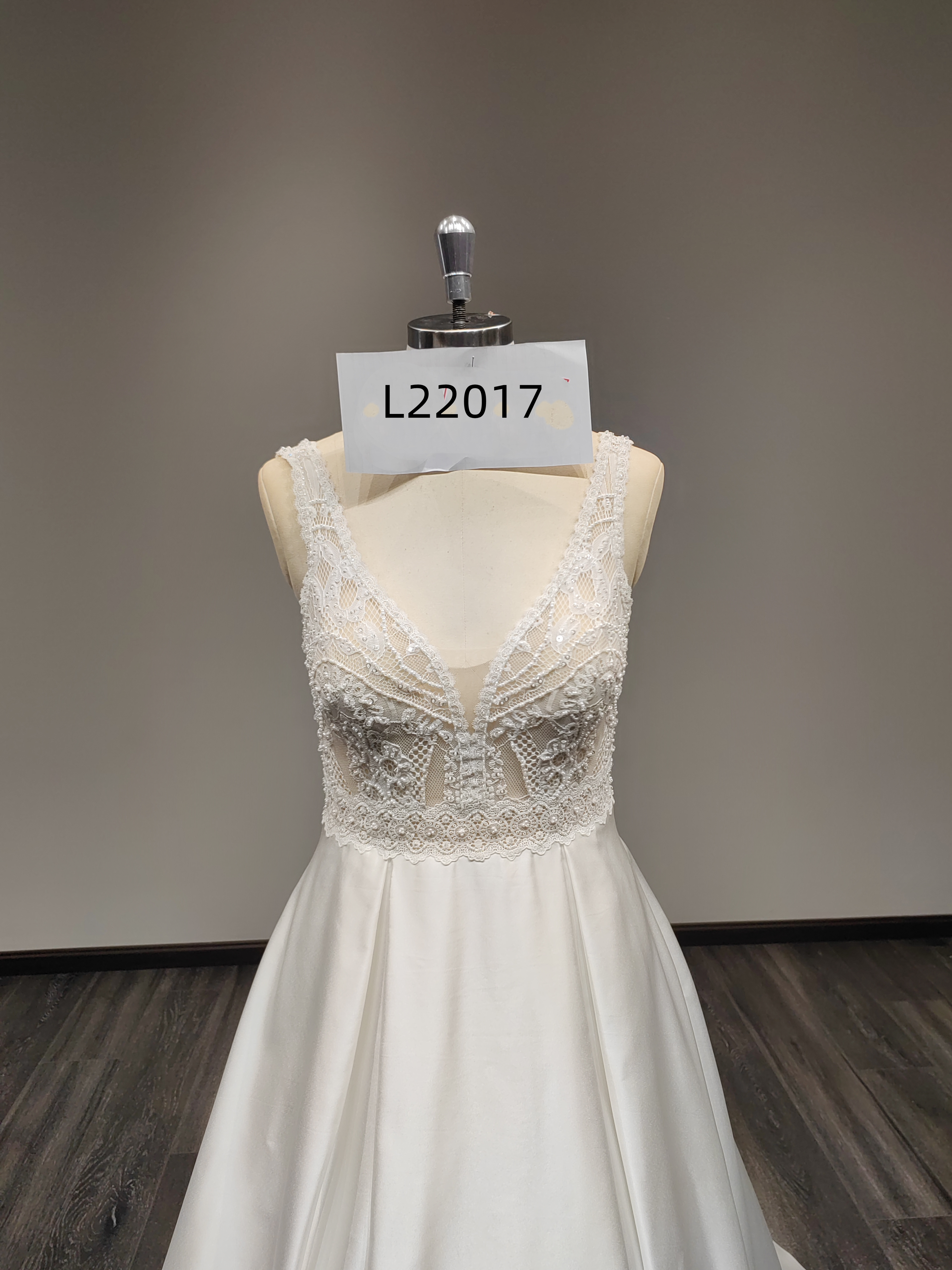 Chantilly Bridal L22017 - 2