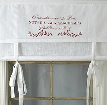 Knythissgardin Notre dame vit röd text Lantlig stil Gårdsromantik