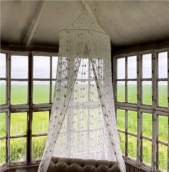 Sänghimmel i broderad tyll Jeanne darc Living boho shabby chic lantlig stil