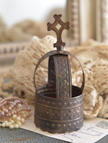 Krona madonna madonnakrona antikfärgad shabby chic lantlig stil