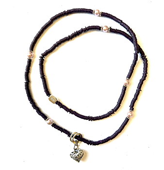 Halsband i purpurfärgat läder med pärlemor ziz design