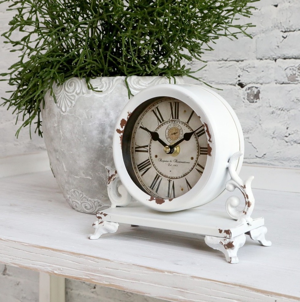 Bordsur klocka bordsklocka metall antikvit chic antique vit shabby chic lantlig stil