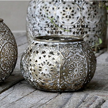 Ljuslykta spets ornament Antik  shabby chic lantlig stil Gårdsromantik