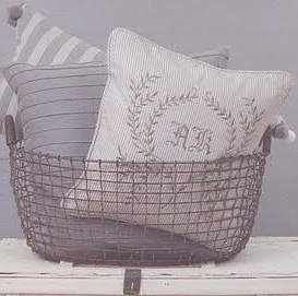 Kuddfodral Åsa Sand beige med Brodyr Nyblom Kollen