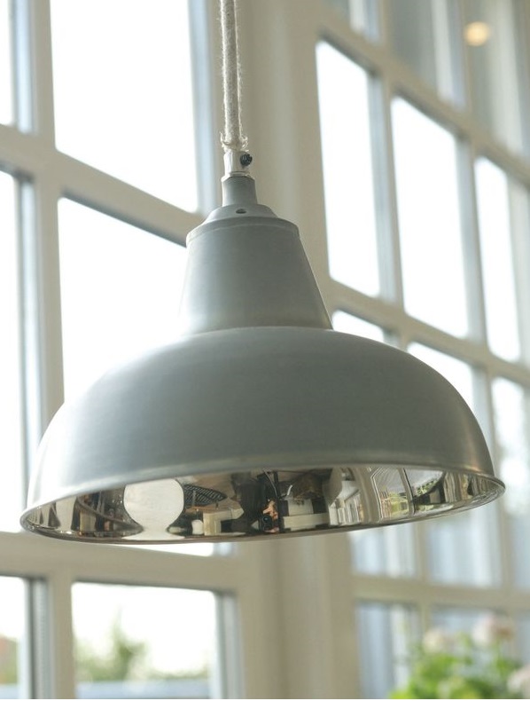 Industrilampa zinkgrå silver Bloomingville shabby chic lantlig stil