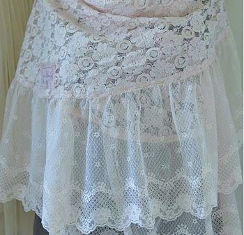 Stor romantisk sjal i spets Powder Rose Jeanne darc Living shabby chic lantlig stil