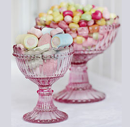 Glasskål rosa på fot shabby chic lantlig stil