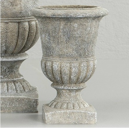 Urna kruka pokal på fot i antik grå shabby chic lantlig stil Gårdsromantik